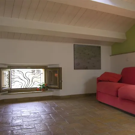 Rosso Mattone: Casa In Centro Storico *
