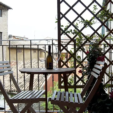 Rosso Mattone: Casa In Centro Storico * Fano