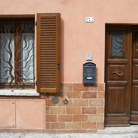 Rosso Mattone: Casa In Centro Storico Lejlighed *